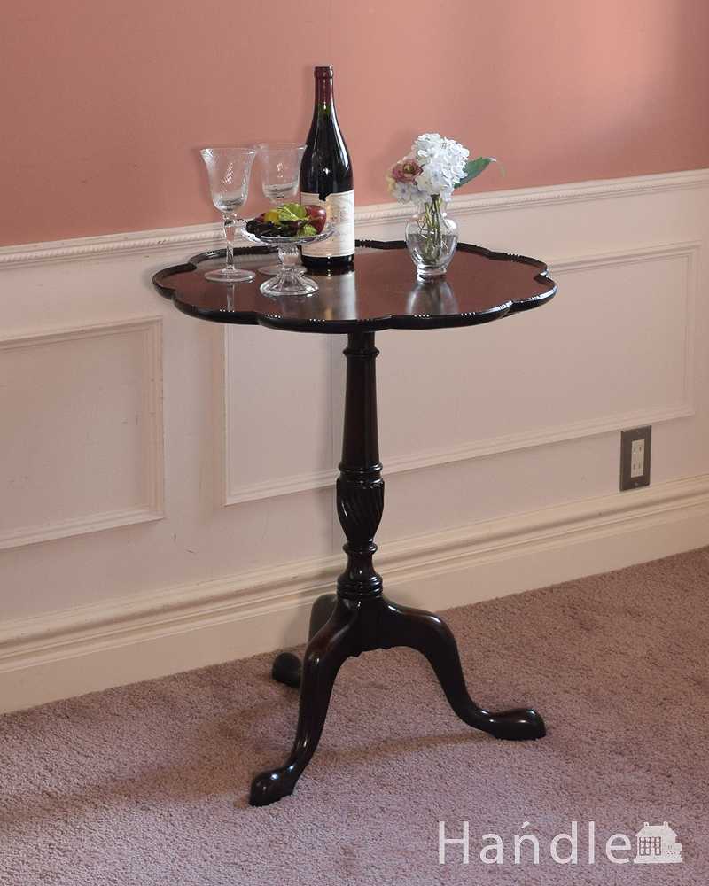 場所をとらず保管できる便利な家具、優雅なティーテーブル（ティルトップテーブル）  (q-2015-f)