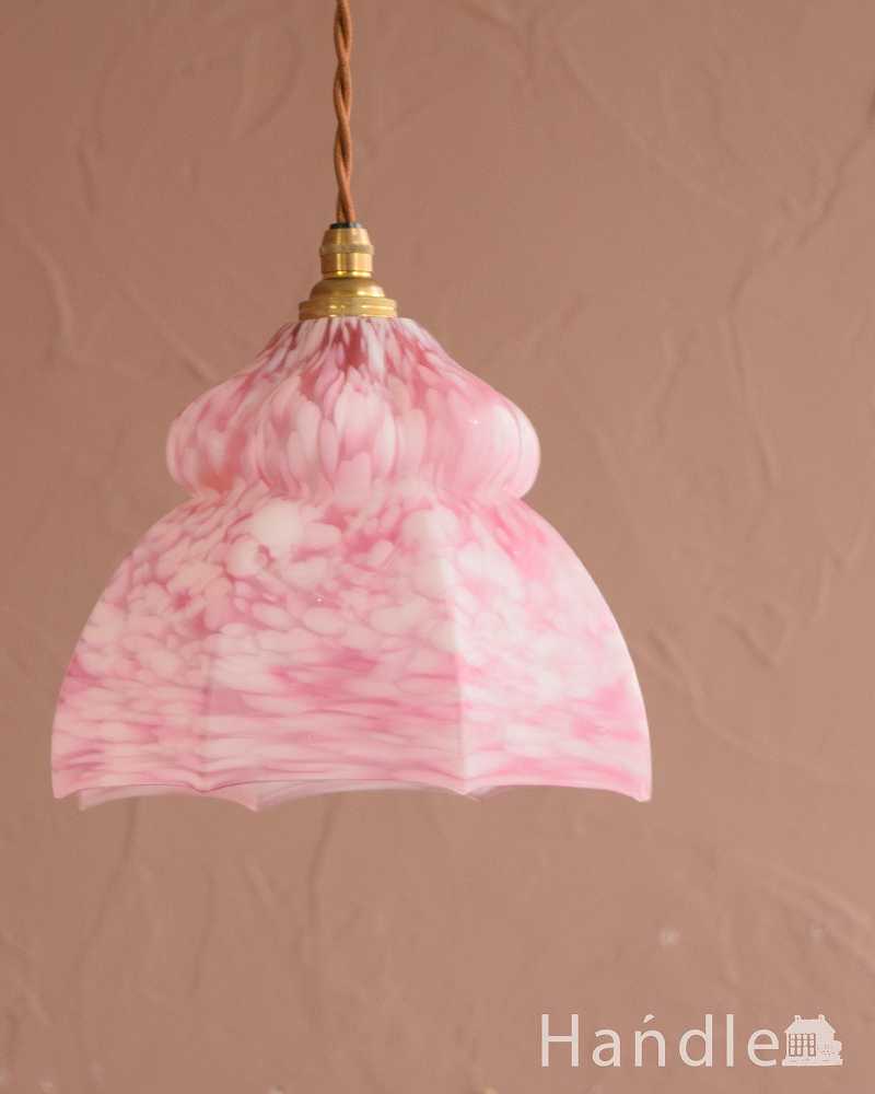 桜色のマーブル模様が美しいアンティークのペンダントライト（コード・シャンデリア電球・ギャラリーなし） (k-3949-z)