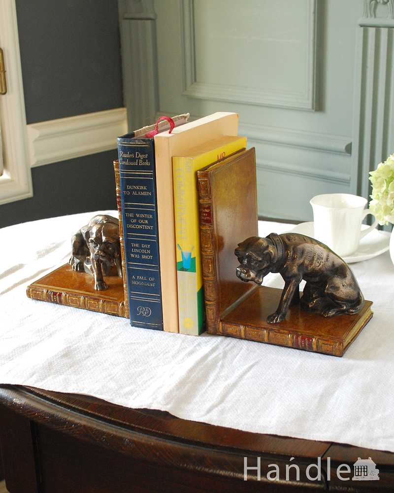イギリスからやって来たおしゃれな雑貨、The Original Book Works社のブックエンド（ボクサー犬） (n12-355)