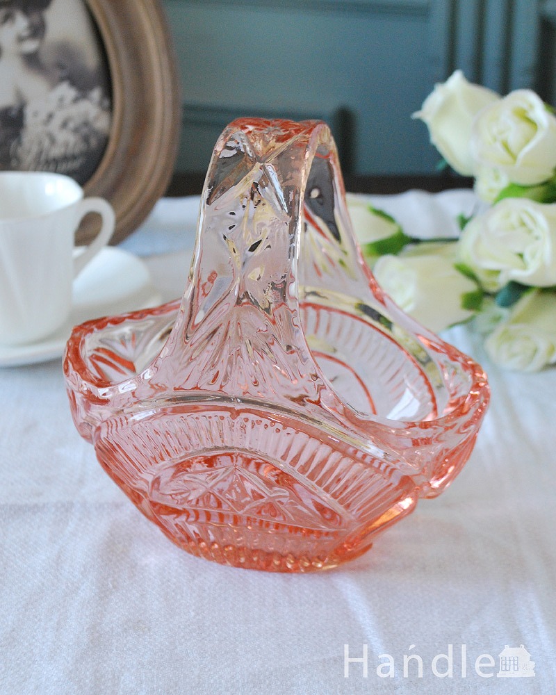 アンティークガラス雑貨、ピンク色が可愛いアンティークのプレスドグラスのバスケット (pg-6291)