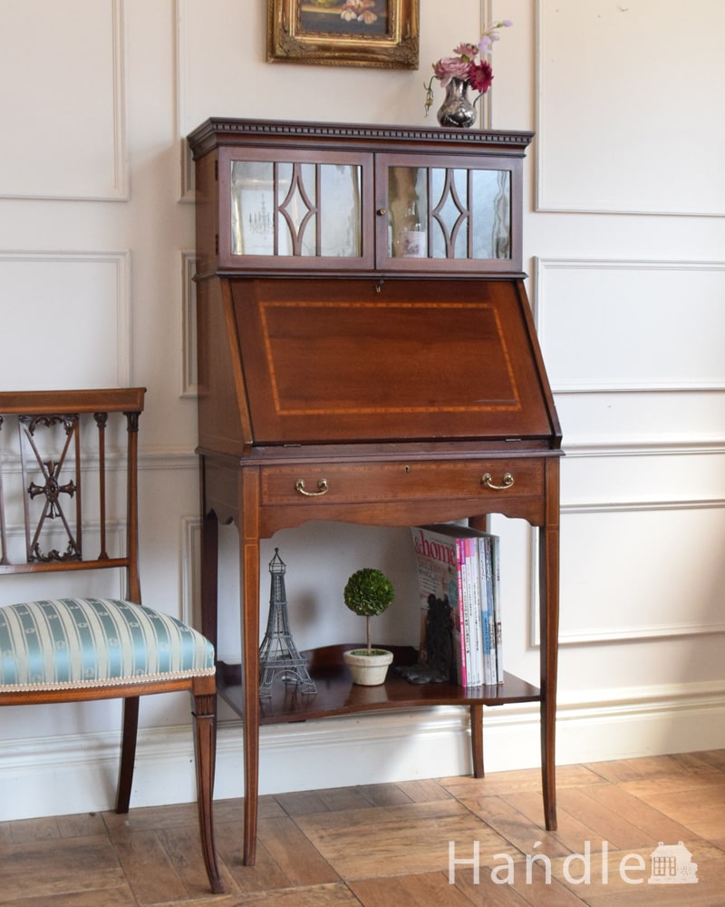 英国のアンティーク書斎机、飾り棚とデスクが付いた気品溢れるビューローブックケース (q-2117-f)