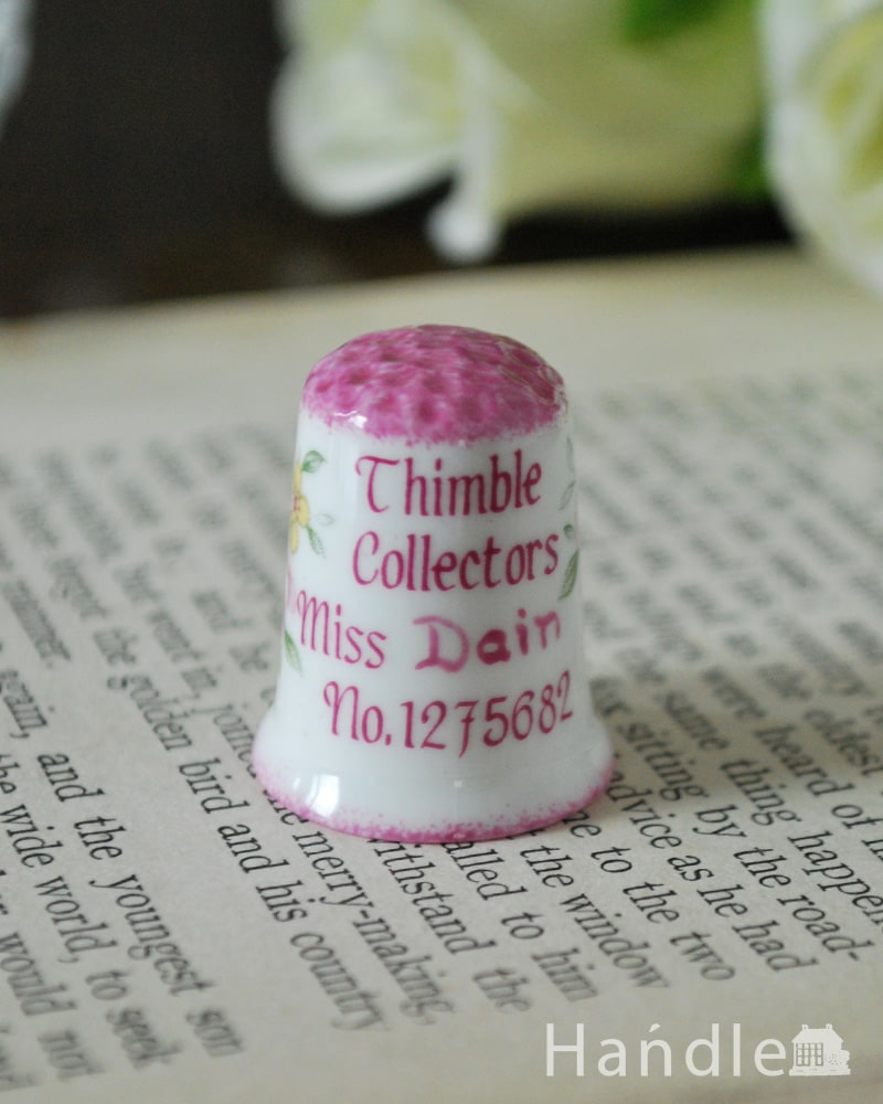 英国から届いたコレクターのためのアンティークシンブル(Thimble Collectors Miss Dain) (m-3920-z)