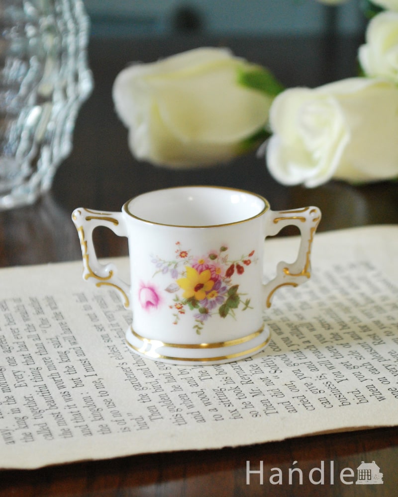 ロイヤルクラウンダービーの陶磁器、小さなコロネーションカップ(1952-2002年) (m-4040-z-1)