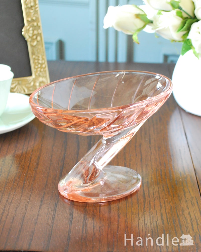 イギリスのアンティークプレスドグラス、ピンク色のガラスの器 (pg-6321)