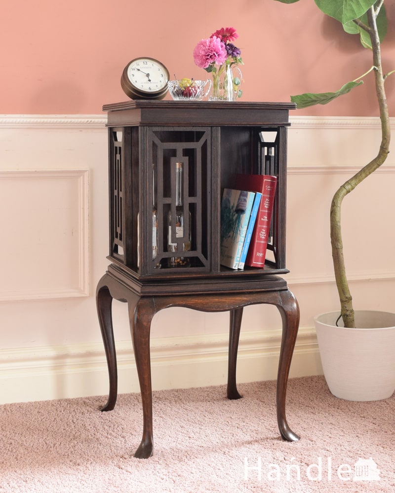 イギリスで見つけた美しいアンティーク家具、シノワズリのリボルビングブックケース (q-2132-f)