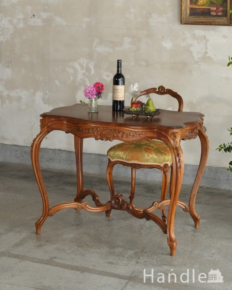 フランスから届いたアンティークのテーブル、優美な猫脚のサイドテーブル (j-2635-f)