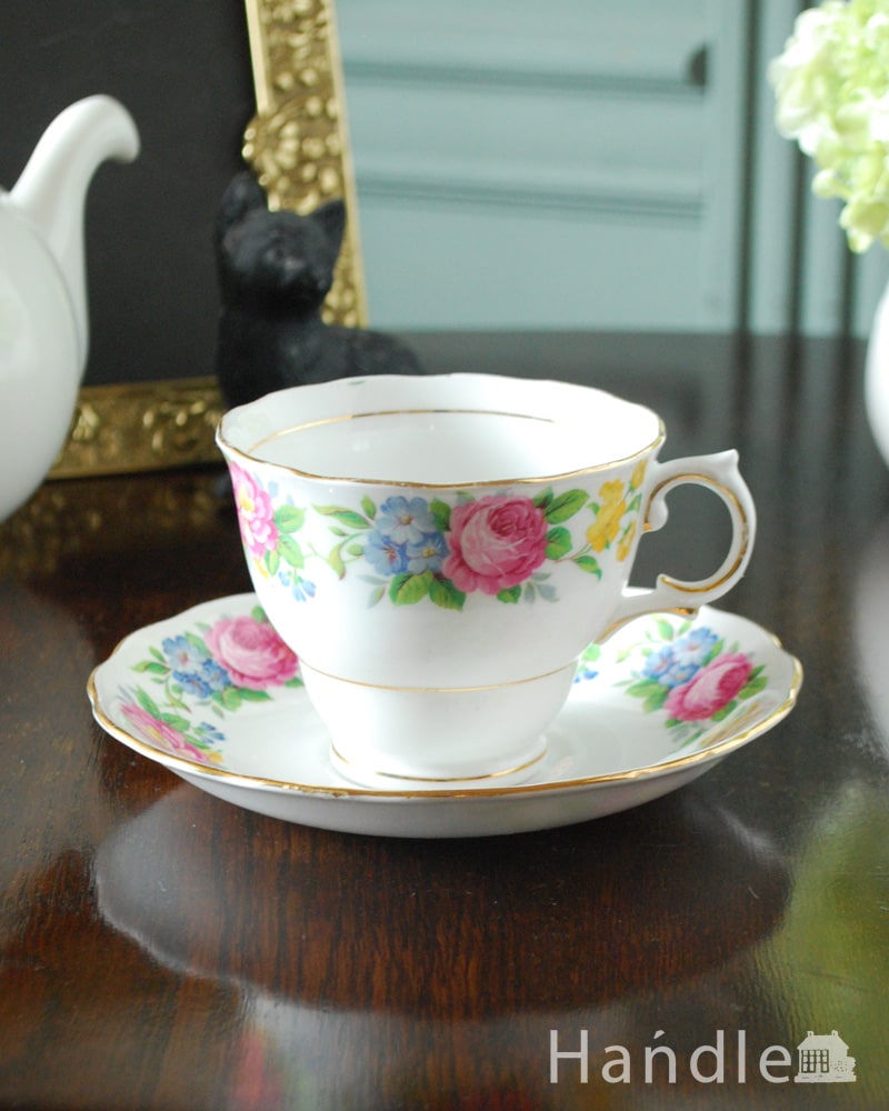 イギリスのアンティーク食器、花模様が美しいコルクラフ(Colclough )のアンティークカップ＆ソーサー (m-4186-z)