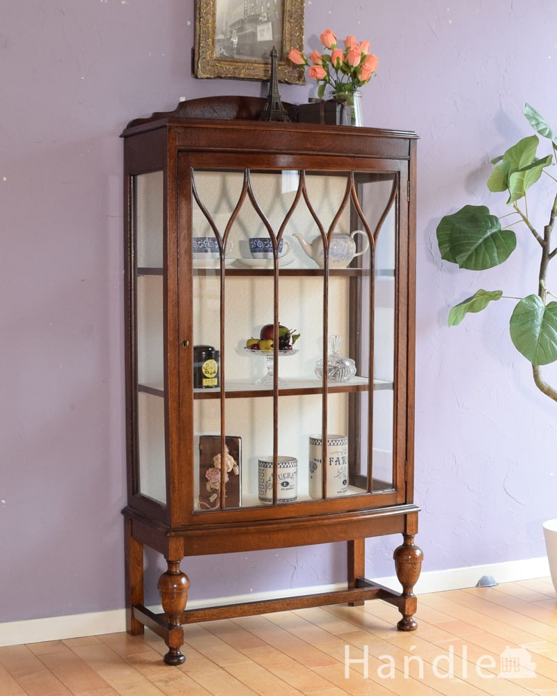 アンティークのショーケース 、どこにでも置ける小ぶりなディスプレイキャビネット (q-2191-f)