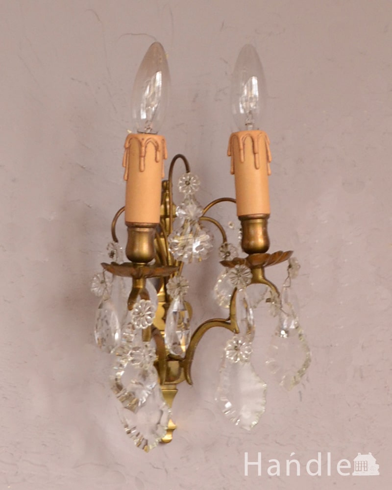 フランス照明、ガラスパーツが付いたアンティーク壁付けシャンデリア（2灯タイプ）（Ｅ17シャンデリア球付） (d-1388-z)