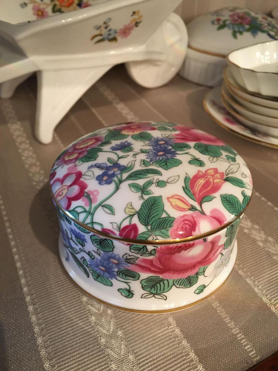 Crown Staffordshire（クラウン スタッフォードシャー） Thousand