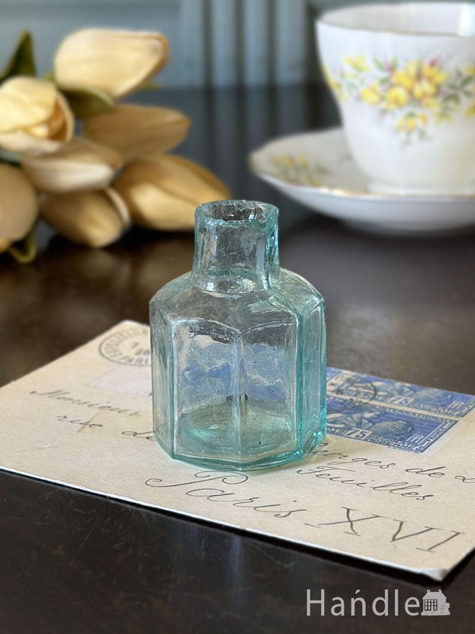 イギリスから届いたアンティークガラス雑貨、八角形のヴィクトリアンインク瓶 (d-1930-z)