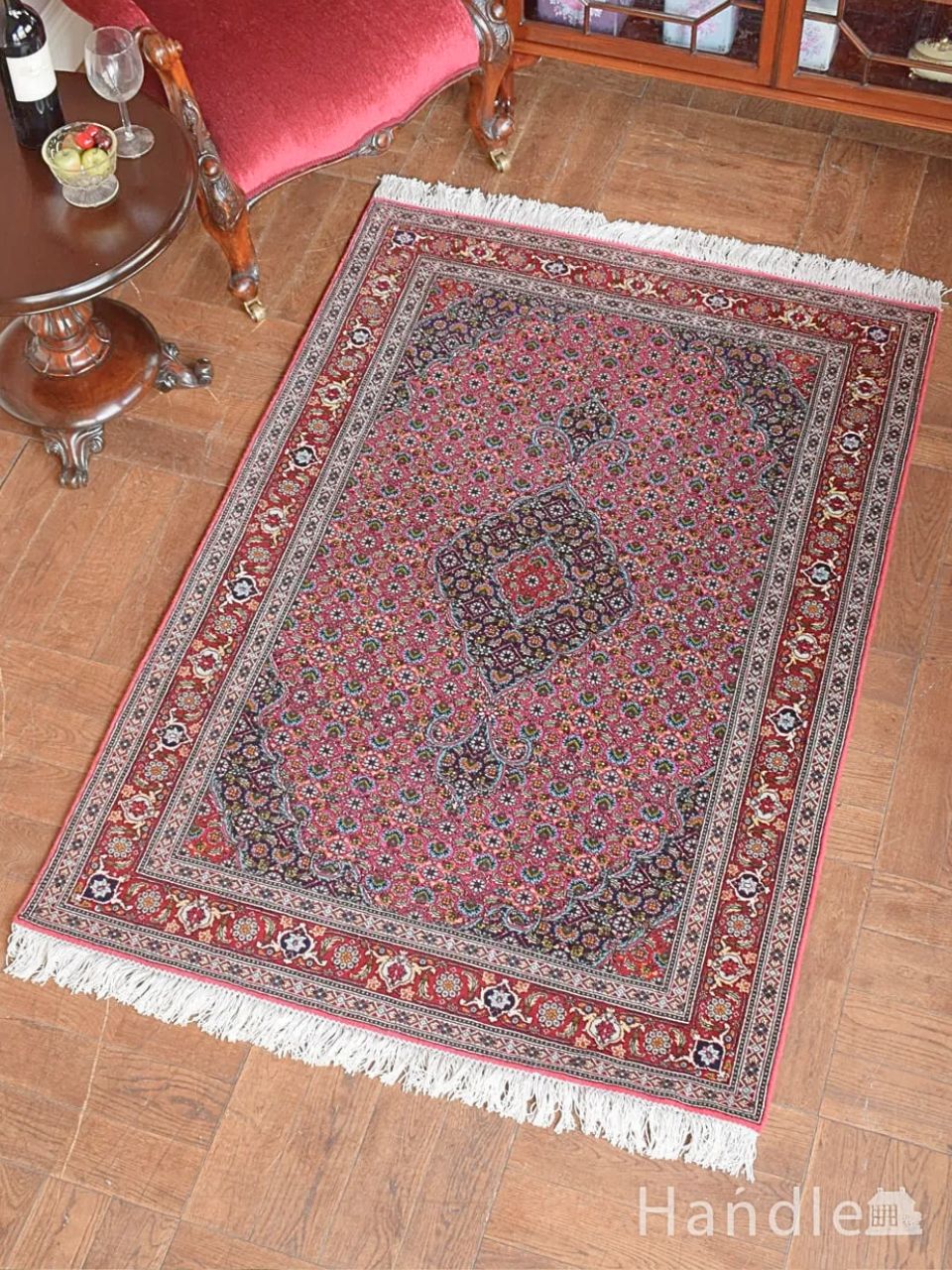 天然染料で染色されたタブリーズのペルシャ絨毯、鮮やかなピンク色が美しいマヒ柄のカーペット (m-9722-z)