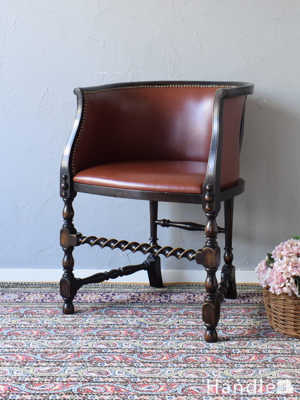 挽き物足が美しい一人掛けの椅子、英国のアンティークのパーソナルチェア