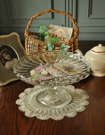 1940年代のアンティーク プレスドグラス (pg-1782)