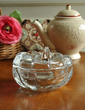 パンプキンのガラスケース（小物入れ）　アンティーク プレスドグラス  (pg-1791)