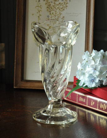 アンティークの花瓶 ガラスのフラワーベース プレスドグラス Pg 23 アンティーク雑貨