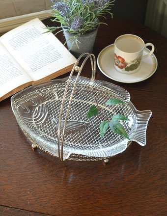 ガラスのフィッシュプレート　アンティークプレスドガラス (pg-2424)