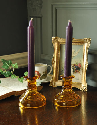 英国アンティーク・ガラスのキレイなキャンドルスタンド　プレスドグラス (pg-2454)