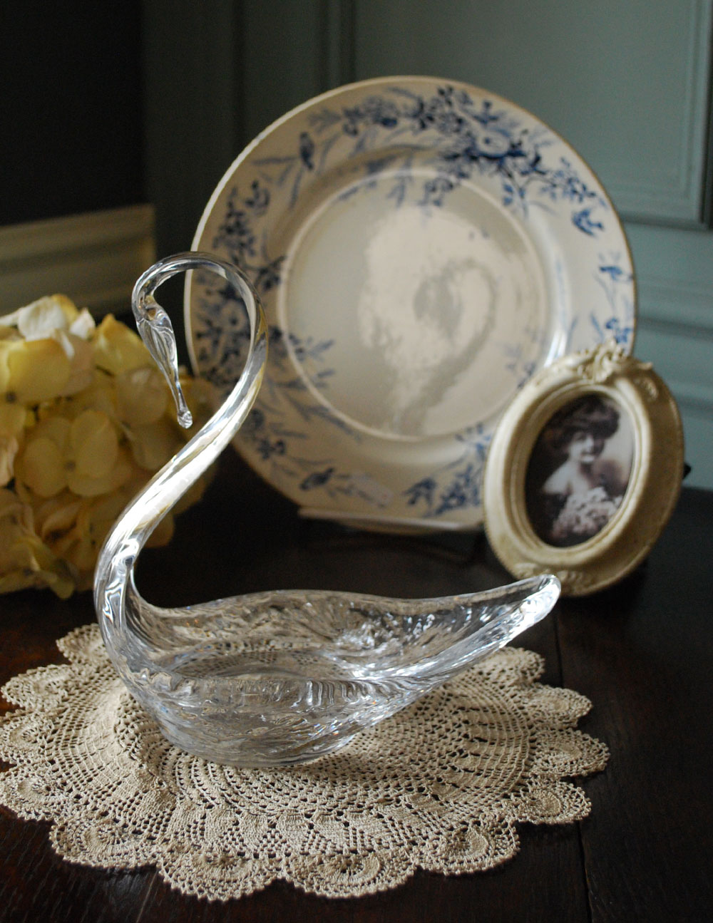 優雅なスタイルのスワンのオブジェ　アンティーク プレスドグラス (pg-2574)