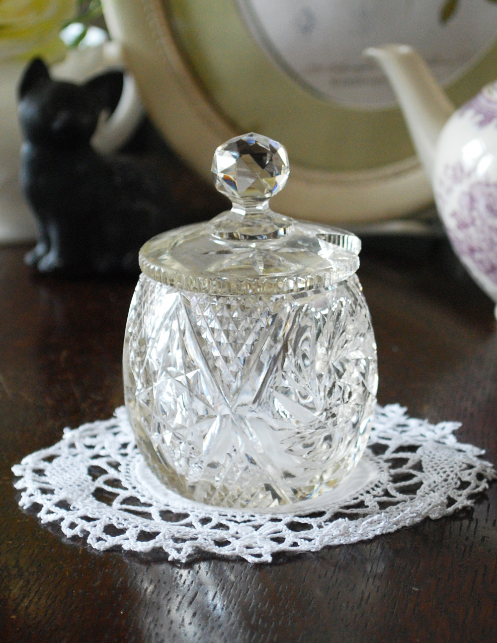 英国のアンティークガラス雑貨、持ち手も美しいキャニスタータイプのガラスケース (pg-3044)