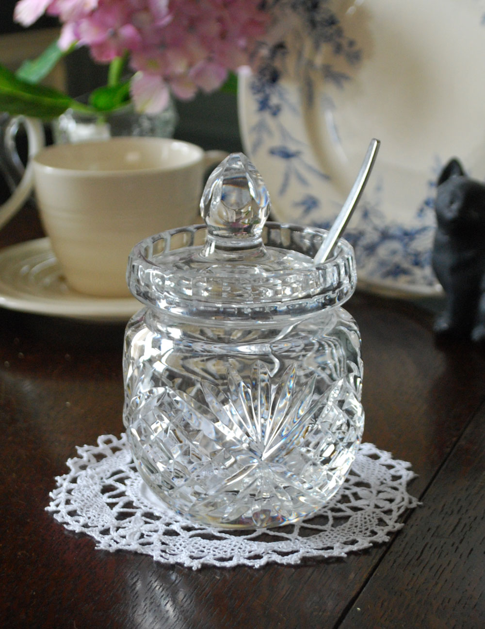 輝くカッティングが美しいスプーン付きシュガーポットセット、アンティークプレスドグラス (pg3434)｜アンティーク雑貨