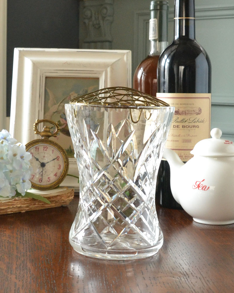 きらきら輝く美しいフラワーベース(花留め金具付き)、アンティークプレスドグラス (pg-3593)