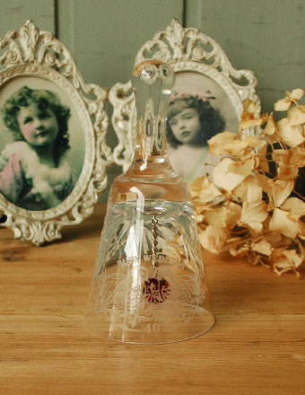 1940年代のアンティーク プレスドグラス (pg-371)