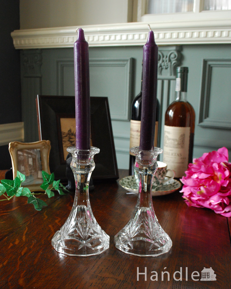 アンティークのプレスドグラス、和のインテリアにも合うカッティングが美しいキャンドルスタンドセット (pg-3772)