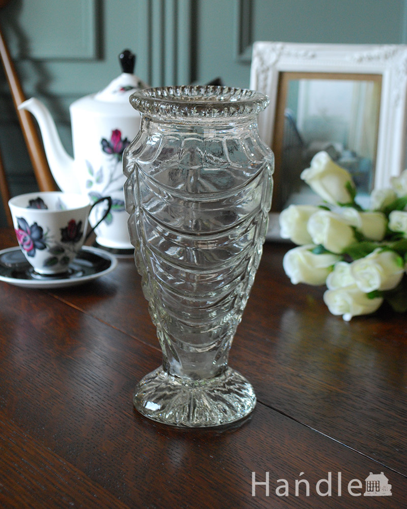 上品で美しいプレスドグラスのフラワーベース、イギリスで見つけた花器 (pg-4177)
