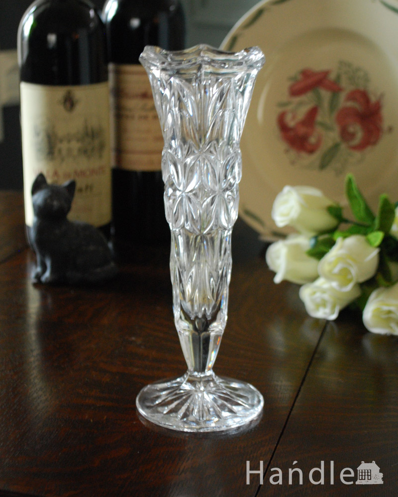 きらきらカッティングが綺麗なアンティークプレスドグラス、フラワーベース（花器） (pg-4195)
