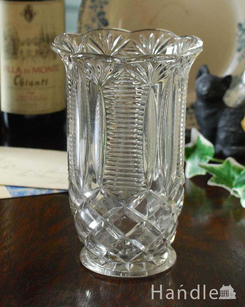アンティークガラスの花器、イギリスで見つけたフラワーベース（プレスドグラス） (pg-4326)