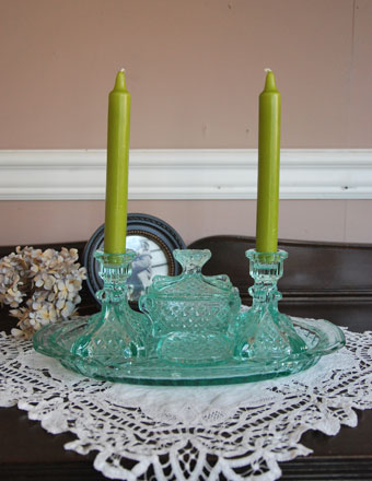 1940年代のアンティークのプレスドグラス (pg-523)