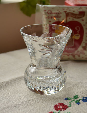 1940年代のアンティーク プレスドグラス (pg-612)