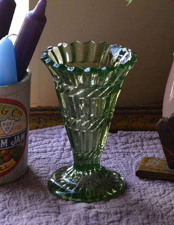 1940年代のアンティーク プレスドグラス (pg-900)