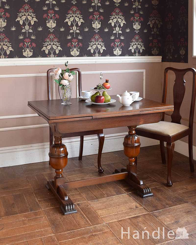 アンティーク英国家具、重厚な脚の装飾がアクセント、ドローリーフテーブル（便利な伸張式テーブル）  (q-1011-f)