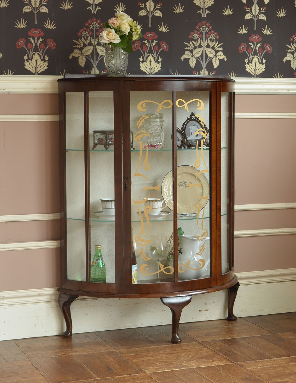 アンティーク家具のウォルナット材のガラスキャビネット (q-308-f)