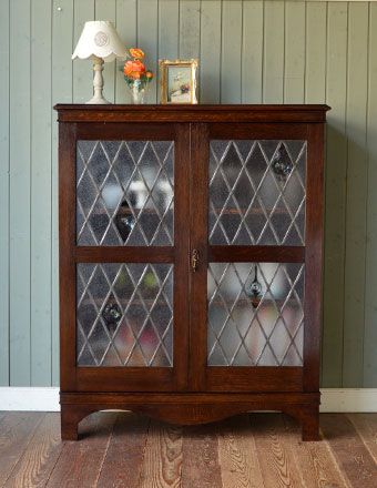 ロンデルガラスがめずらしい英国アンティーク家具、ブックケース (q-324-f)