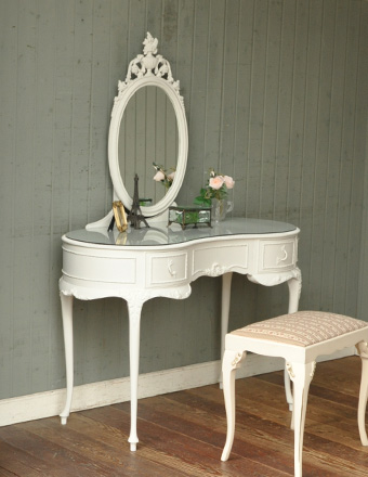 フランスのアンティーク家具、ホワイト色のドレッシングテーブル（ドレッサー）