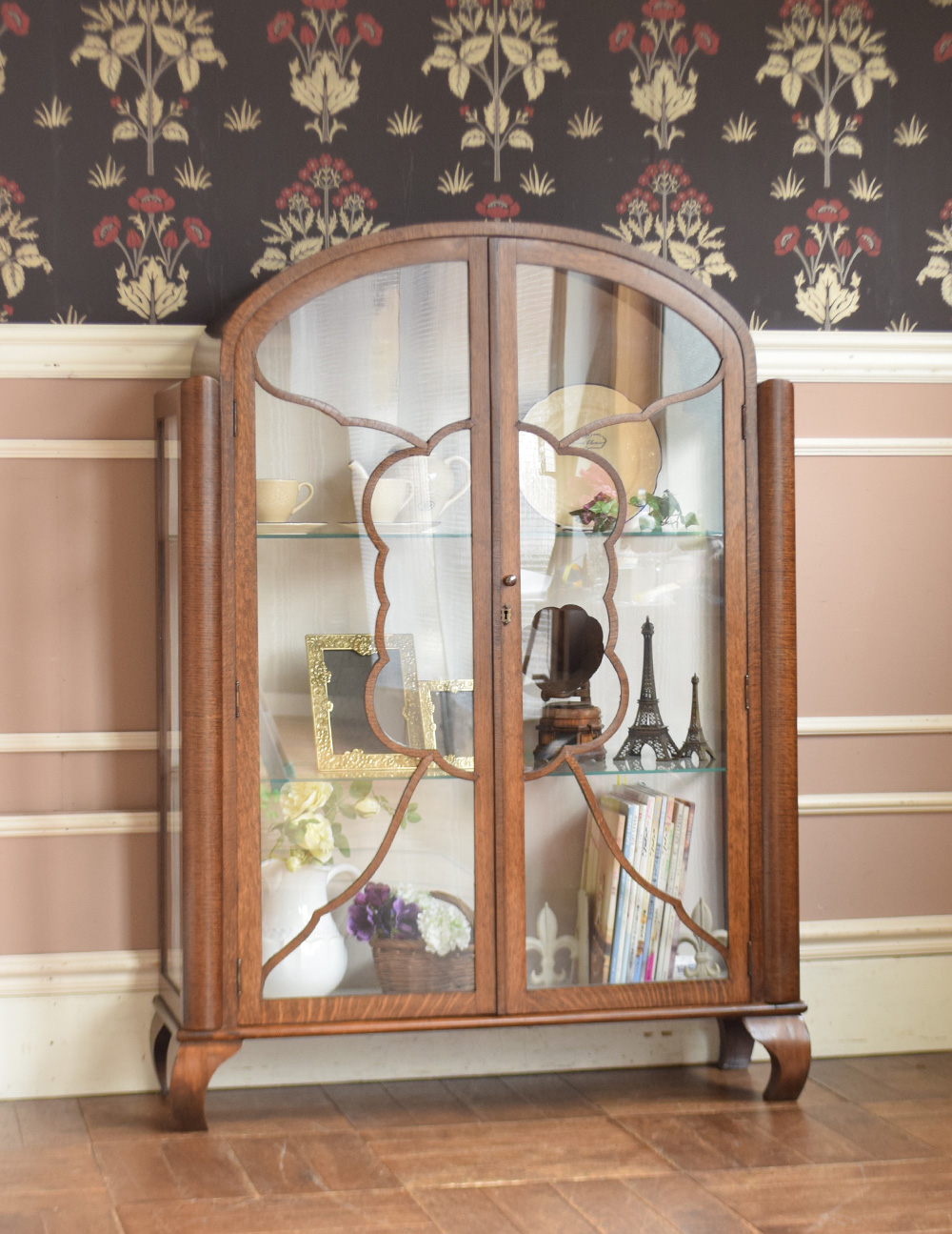 イギリスのアンティーク家具、美しい装飾が入ったガラスキャビネット (q-569-f)