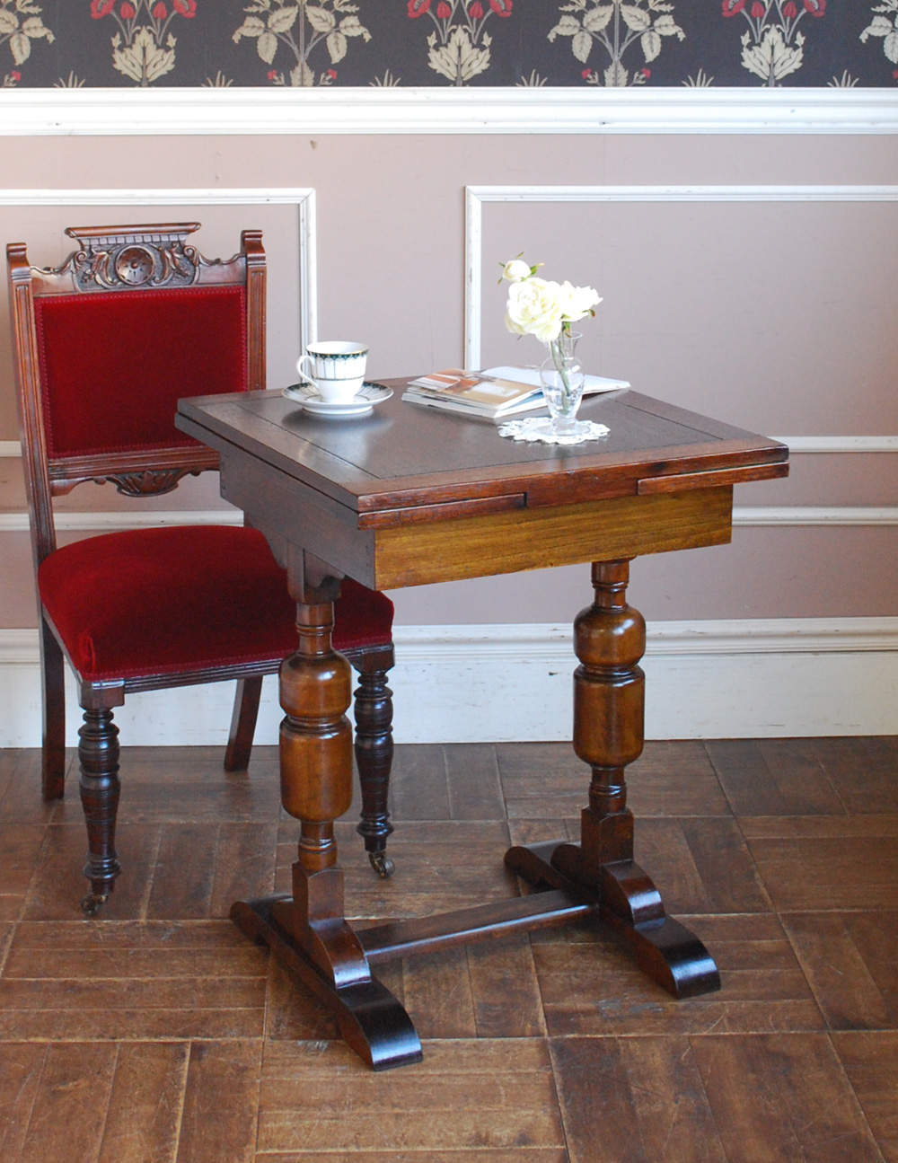アンティーク英国家具、置きやすいコンパクトなサイズが魅力、ドローリーフテーブル（伸張式テーブル） (q-690-f)