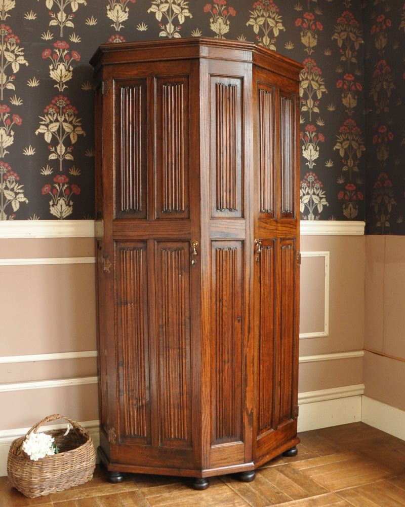 アンティークの英国家具、洋服のお片づけにワードローブ（ホールローブ） (q-731-f)