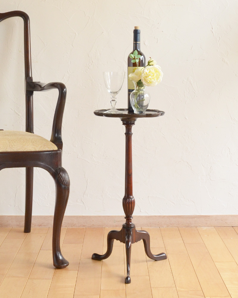 上から見ても華やかなお花の天板、イギリスで見つけたアンティークワインテーブル (q-758-f)