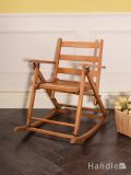 アンティークの子ども用のチャイルドチェア、コンパクトサイズのロッキングチェア