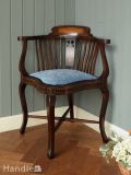 マホガニー材で造られた最上級の椅子、象嵌が入ったアンティークのコーナーチェア