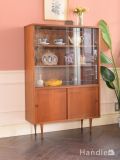 イギリスのビンテージ家具、北欧スタイルのコレクションキャビネット