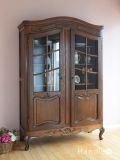 フランスから届いた豪華なアンティークの家具、猫足の優雅なガラスキャビネット（本棚）