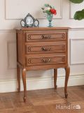 南仏スタイルの美しいアンティーク家具、小さくてどこにでも置ける３段サイドチェスト