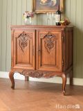 フランスのアンティークキャビネット、豪華な浮き彫が美しいオーク材のサイドボード