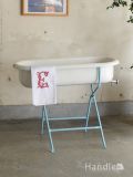フランスから届いたおしゃれなガーデニング用品、アンティークのベビーバス