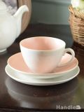 イギリスのアンティーク食器、プール・ポタリーのTwintone（Peach Bloom & Seagull）のトリオ